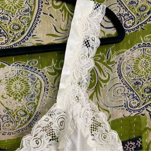 Y2K Victoria’s Secret Bridal Ivory Satin and Lace Slip Dress Size Medium - Picture 5 of 16